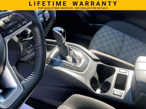 Used 2022 Nissan Rogue Sport SV AWD/4WD image 15