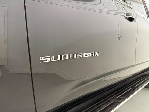 Used 2023 Chevrolet Suburban Premier AWD/4WD image 32