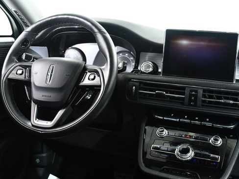 Used 2022 Lincoln Corsair AWD w/ Premium Package image 8