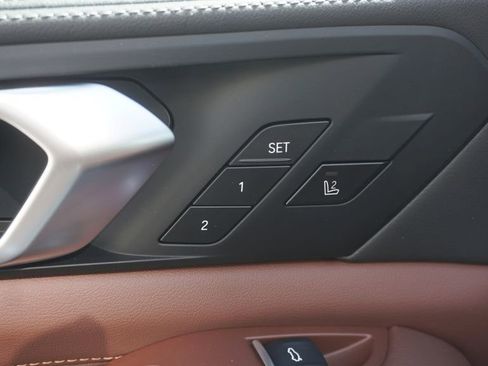 New 2026 BMW X5 xDrive50e image 11