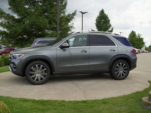 New 2026 Mercedes-Benz GLE 450e 4MATIC image 4