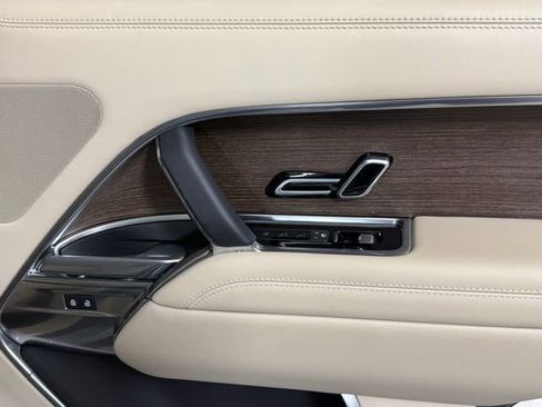 Certified 2023 Land Rover Range Rover SE image 25