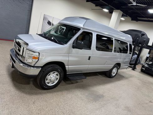 Used 2014 Ford E-250 and Econoline 250 Extended w/ Power Group image 10