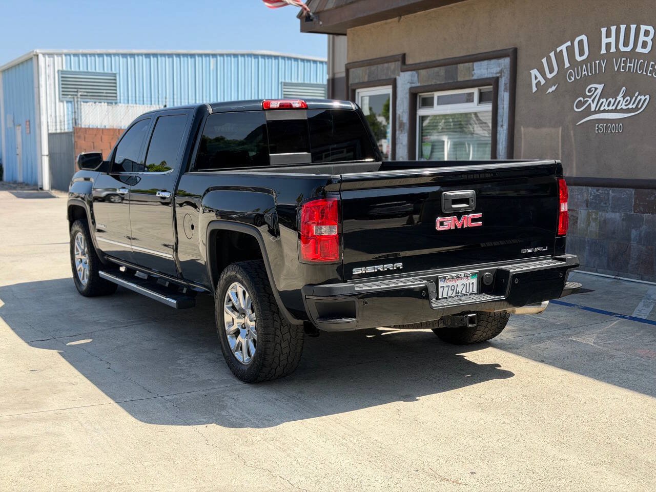 Used 2015 GMC Sierra 1500 Denali w/ Driver Alert Package RWD image 8