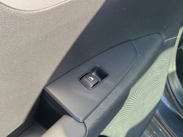 Certified 2024 Kia Forte LXS FWD image 11