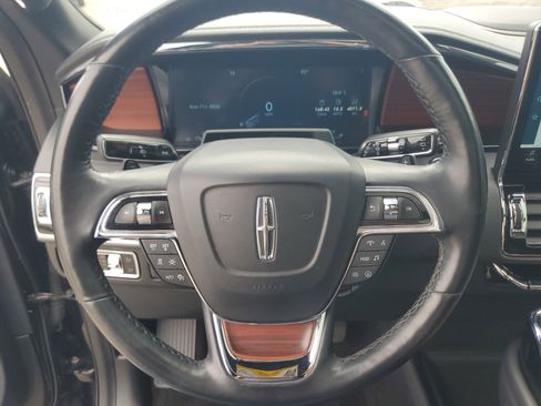 Certified 2023 Lincoln Navigator Reserve AWD/4WD image 14