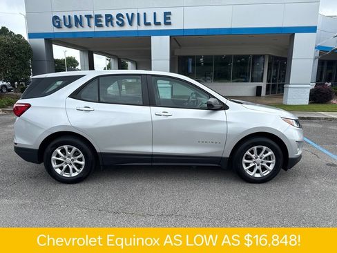 Used 2020 Chevrolet Equinox LS w/ LPO, Floor Liner Package FWD image 4