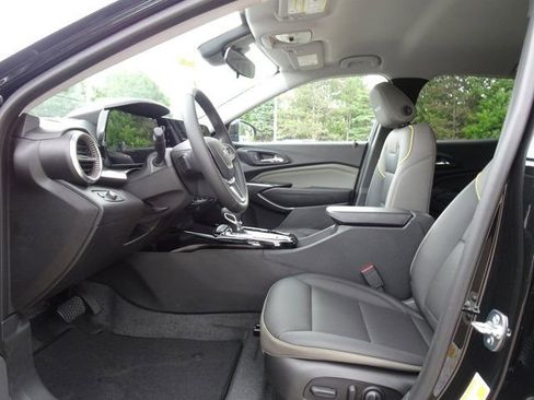 New 2026 Chevrolet Trax ACTIV w/ Driver Confidence Package FWD image 5