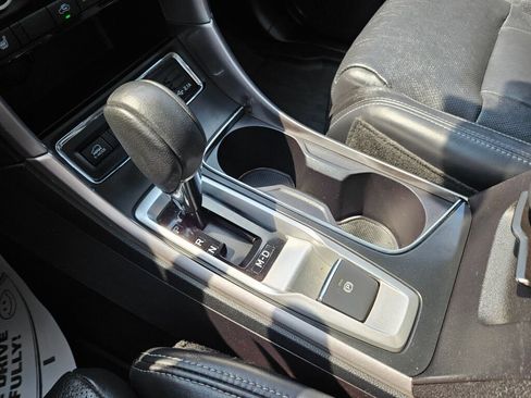 Used 2019 Subaru Ascent Limited AWD/4WD image 28