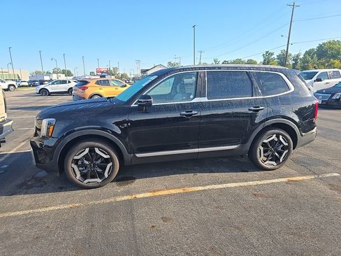 Used 2025 Kia Telluride S FWD image 2