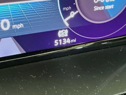 Used 2025 Volkswagen Atlas Peak Edition SE image 13