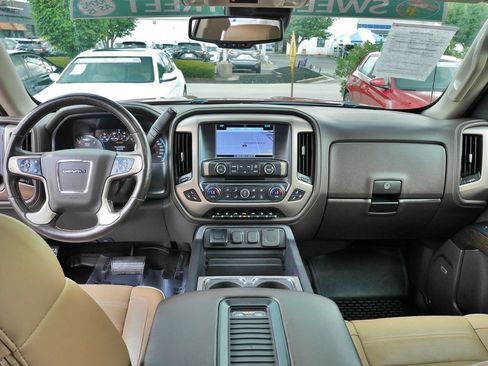 Used 2018 GMC Sierra 1500 Denali w/ Denali Ultimate Package AWD/4WD image 18