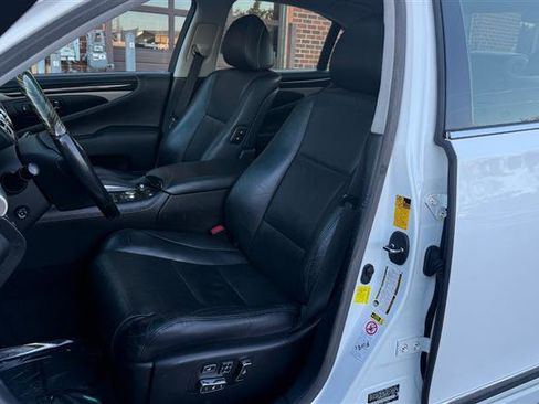 Used 2013 Lexus LS 460 w/ Comfort Pkg image 31