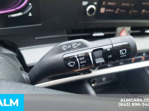 Used 2025 Kia Sportage LX FWD image 32
