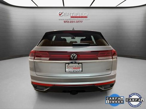 Used 2025 Volkswagen Atlas Cross Sport SE w/ Black Wheel Package image 5