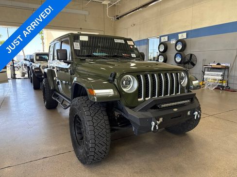 Used 2023 Jeep Wrangler Unlimited Sahara AWD/4WD image 2