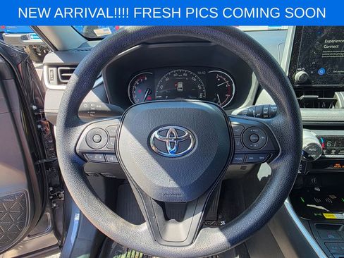 Used 2025 Toyota RAV4 XLE w/ Convenience Package FWD image 11