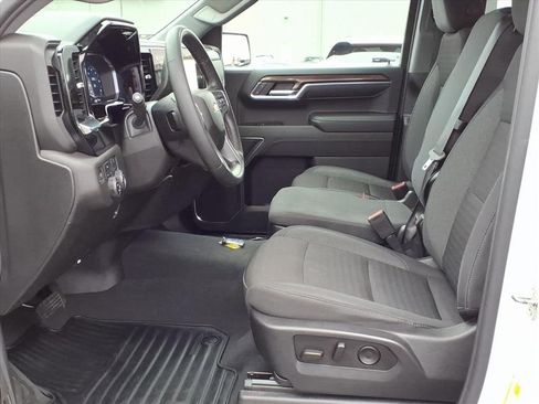 Certified 2024 Chevrolet Silverado 1500 LT AWD/4WD image 8