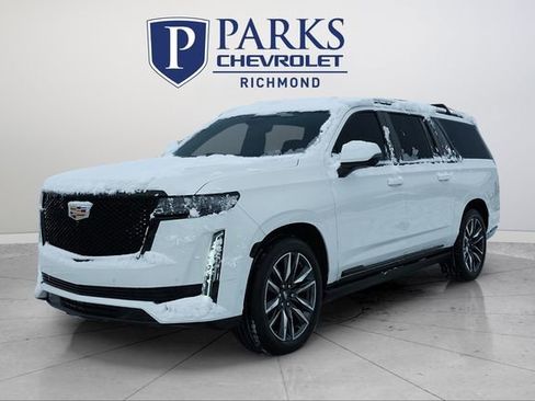 Used 2023 Cadillac Escalade ESV Sport w/ Touring Package image 3