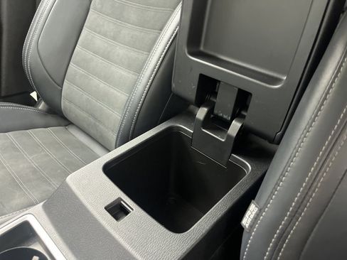 Used 2024 Mitsubishi Outlander SE Black Edition image 27