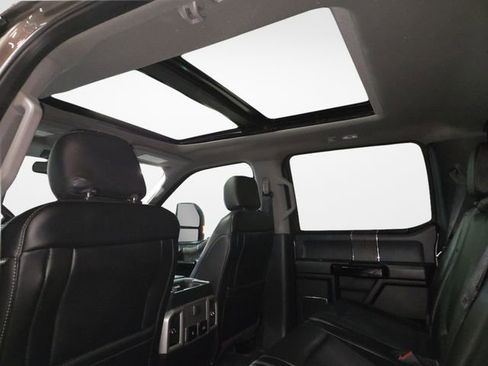 Used 2020 Ford F250 Lariat w/ Lariat Ultimate Package AWD/4WD image 13