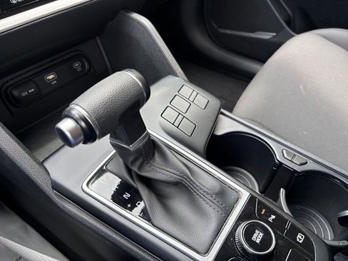 Used 2025 Kia Sportage LX FWD image 36