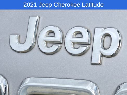 Used 2021 Jeep Cherokee Latitude image 7