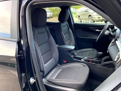 Used 2025 Chevrolet TrailBlazer LT FWD image 7