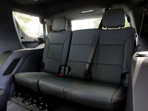Used 2025 GMC Yukon AT4 w/ AT4 Premium Plus Package AWD/4WD image 12