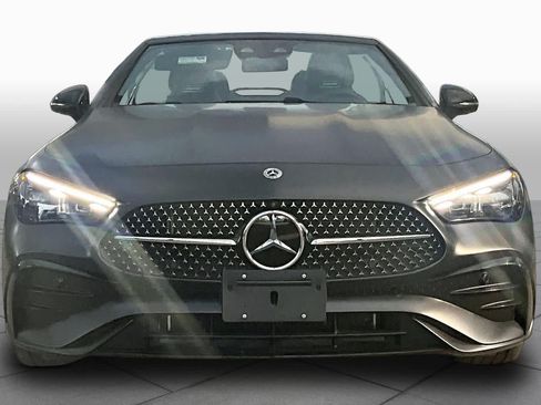 Used 2025 Mercedes-Benz CLE 450 4MATIC Cabriolet image 4