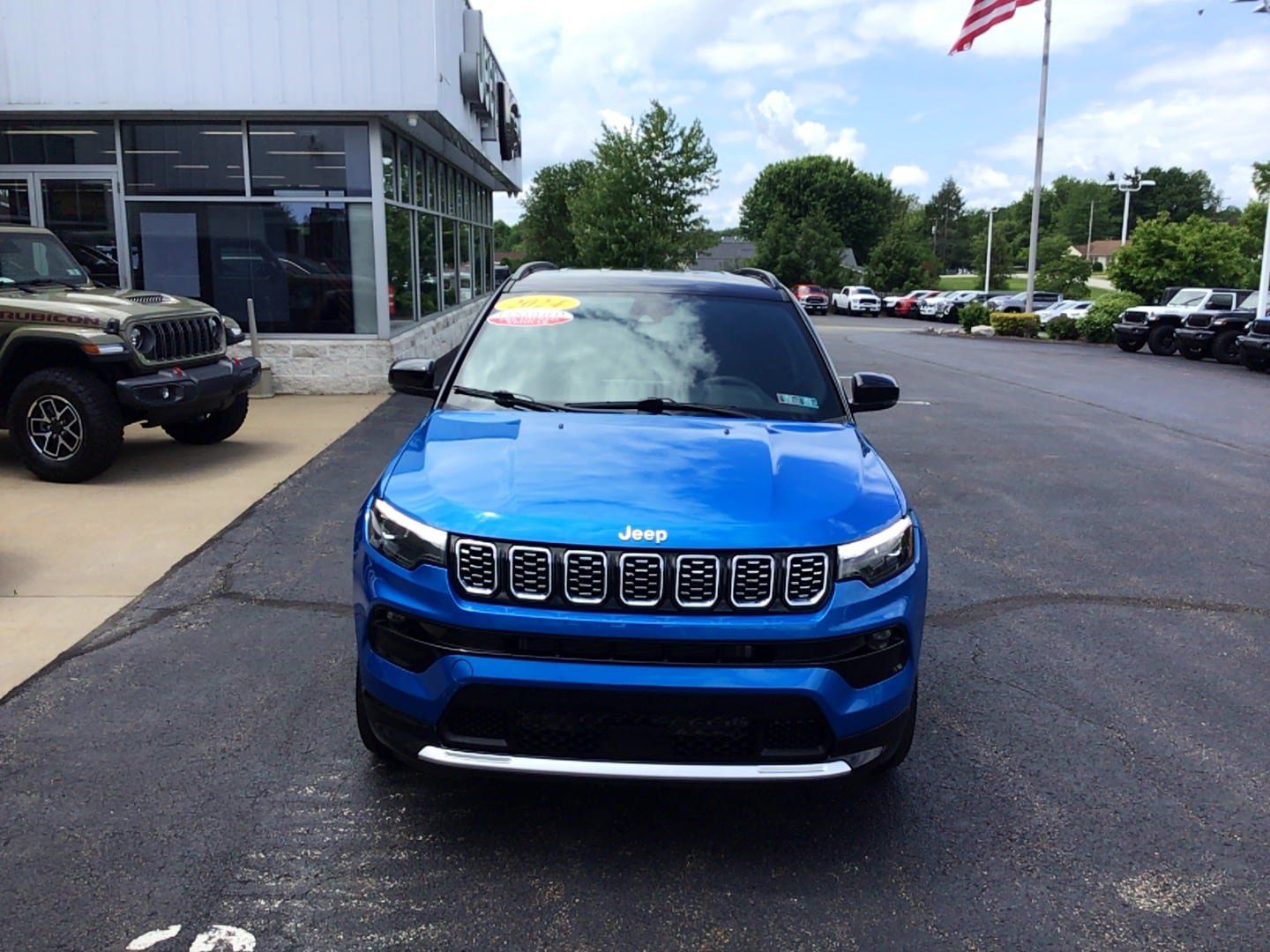 Certified 2025 Jeep Compass Limited w/ Elite Group AWD/4WD image 2
