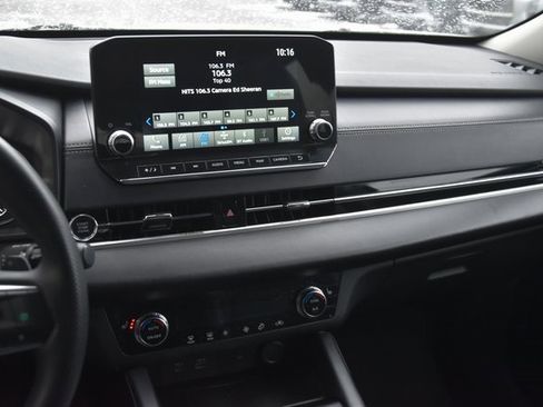 Used 2024 Mitsubishi Outlander SE image 21