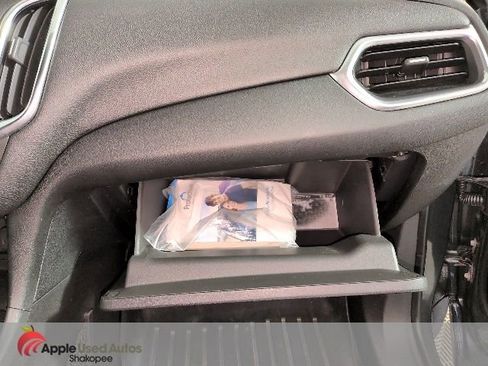 Used 2018 Chevrolet Equinox LT image 35