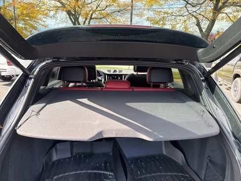 Used 2024 Porsche Macan image 22