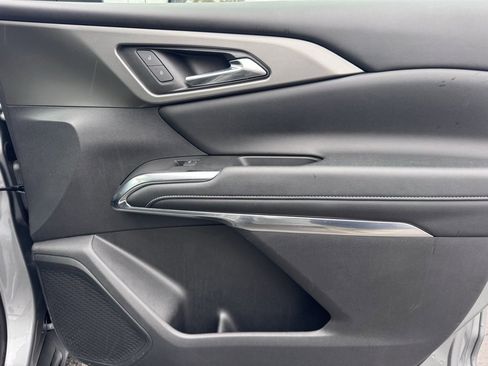 Used 2024 Chevrolet Traverse LT image 25