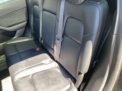 Used 2020 Tesla Model Y Long Range image 14