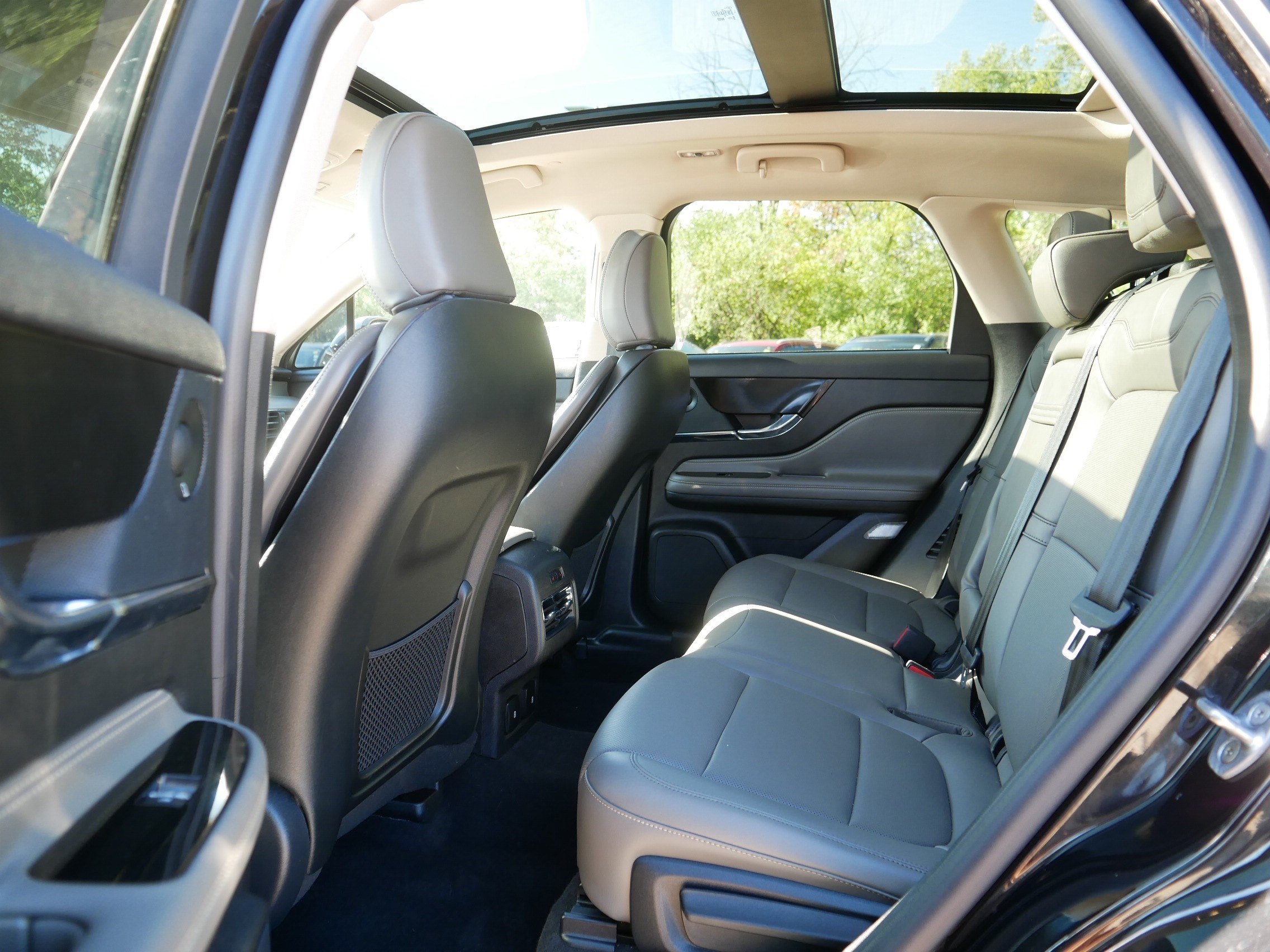 Used 2024 Lincoln Corsair AWD w/ Equipment Group 102A image 36