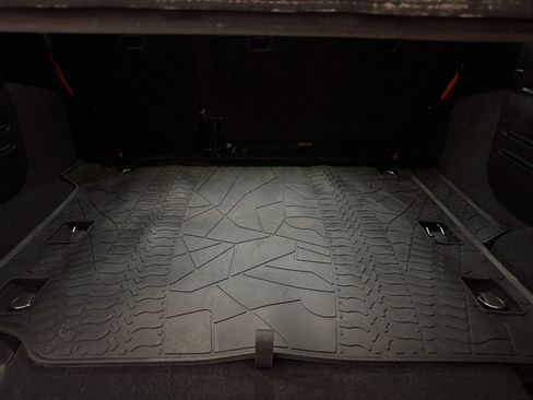 Used 2018 Jeep Wrangler Unlimited Sport S image 21