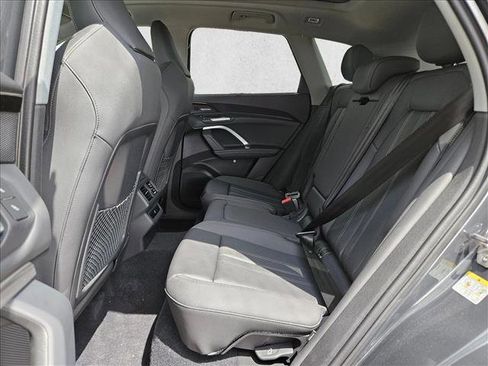 Used 2025 Audi Q5 Premium w/ Premium Plus AWD/4WD image 14