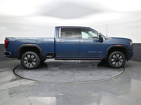 New 2026 GMC Sierra 3500 Denali w/ Denali Reserve Package image 4
