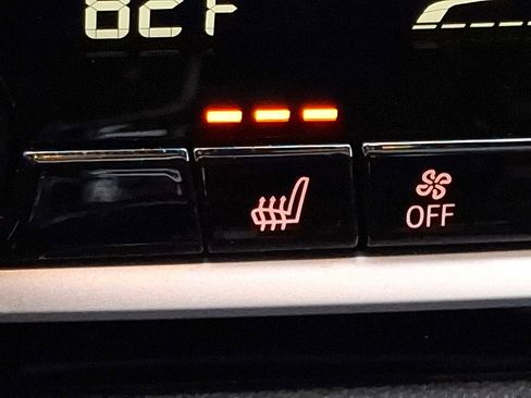 Used 2023 BMW 530i xDrive w/ Convenience Package image 25