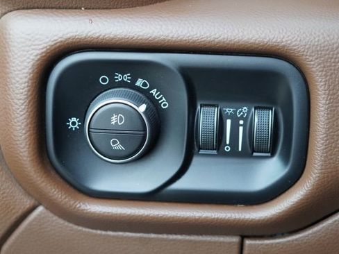 Used 2020 RAM 3500 Laramie image 24