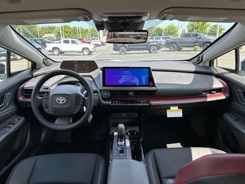 New 2026 Toyota Prius Plug-In Hybrid FWD image 10