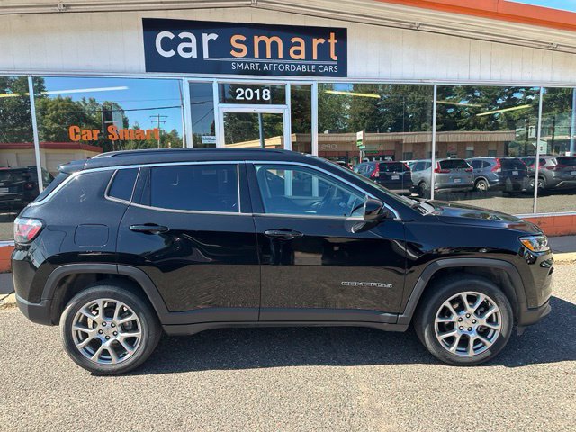 Used 2022 Jeep Compass Latitude w/ Sun and Sound Group AWD/4WD image 8