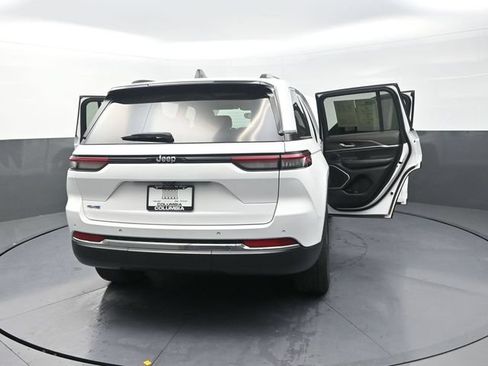 Used 2023 Jeep Grand Cherokee 4WD 4xe image 34