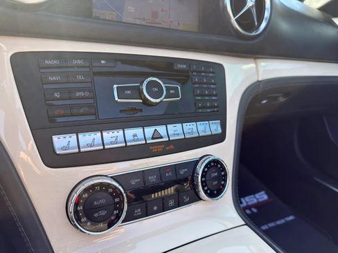 Used 2013 Mercedes-Benz SL 550 w/ Premium Pkg image 25