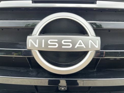 Used 2024 Nissan Pathfinder SL FWD image 31