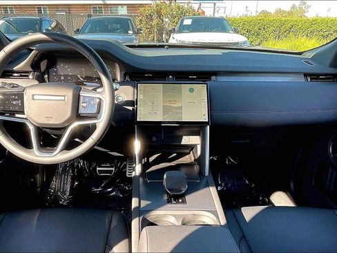 Used 2025 Land Rover Discovery Sport Dynamic SE image 18