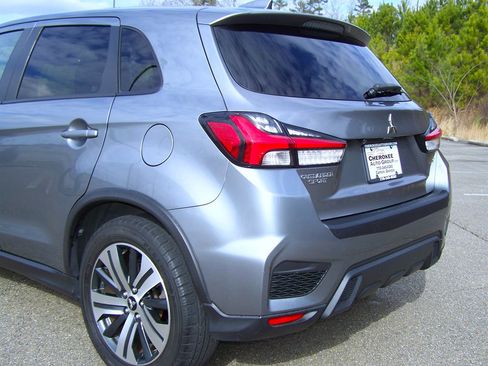 Used 2021 Mitsubishi Outlander Sport SE image 25