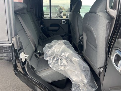 New 2026 Jeep Gladiator Sport image 13